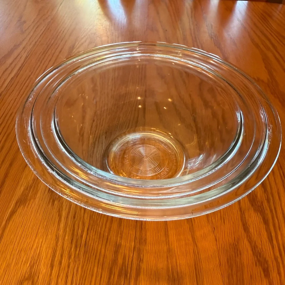 Set of 2 Vintage Clear Glass Pyrex Mixing Bowls